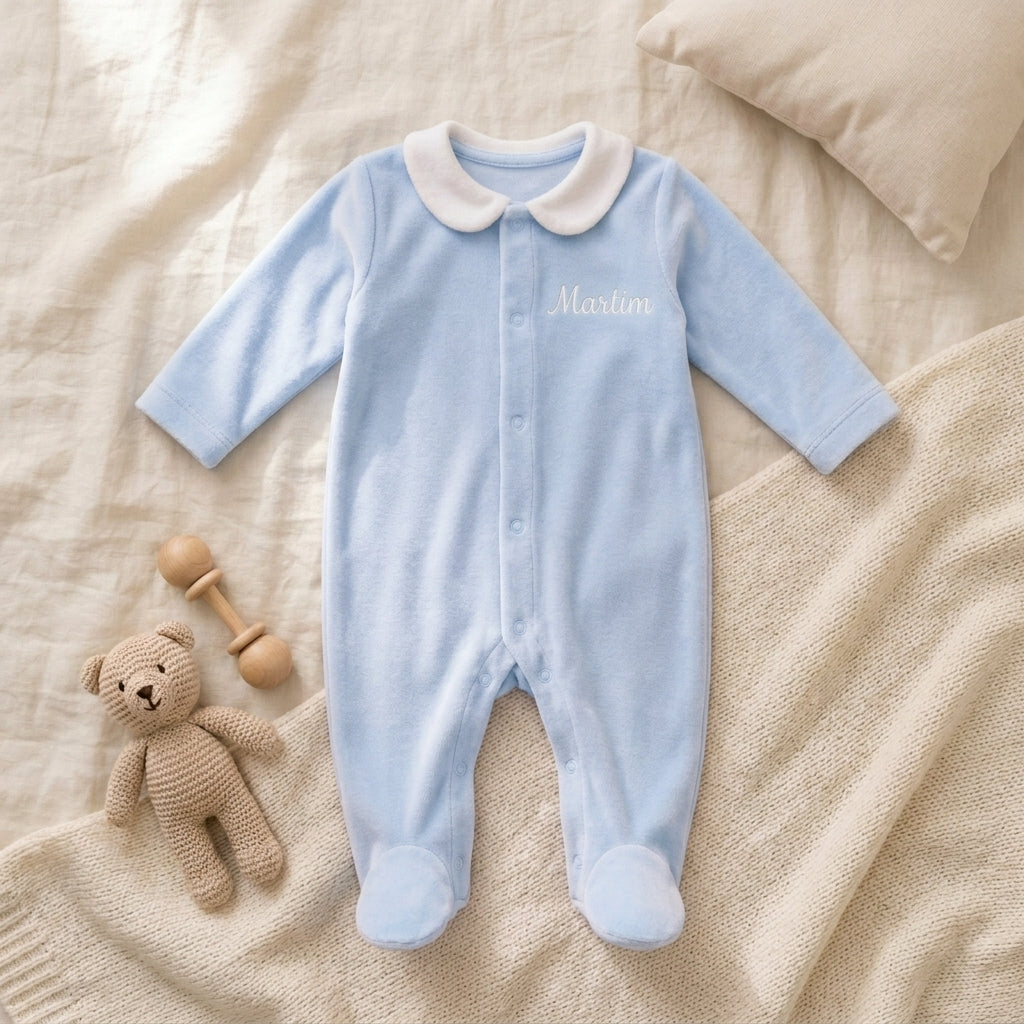 Babygrow Bebé Personalizado com Nome Bordado — Veludo com Gola