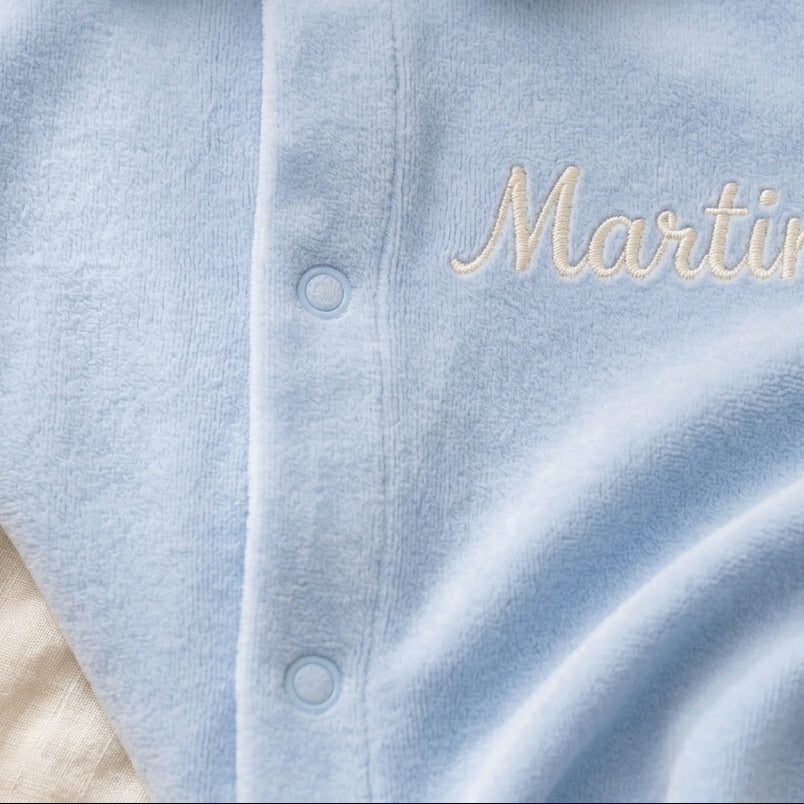 Babygrow Bebé Personalizado com Nome Bordado — Veludo com Gola